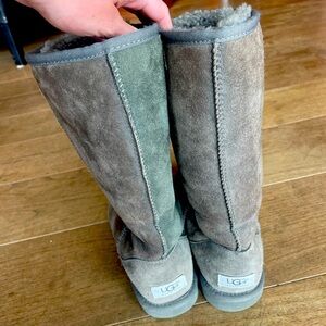 Women’s gray tall Uggs size 7
